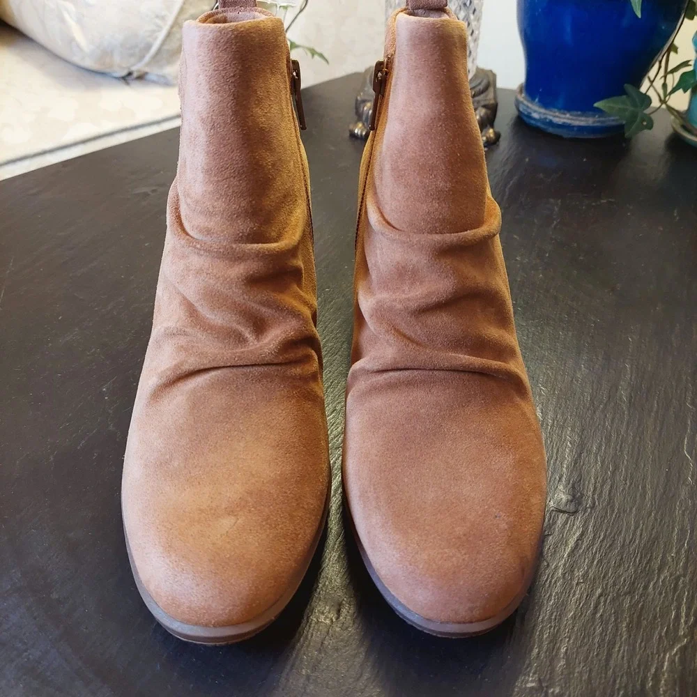 NEW!‎ Comfortiva Women's Brandy Ankle Boot Brown Waterproof Suede Size 7 $150